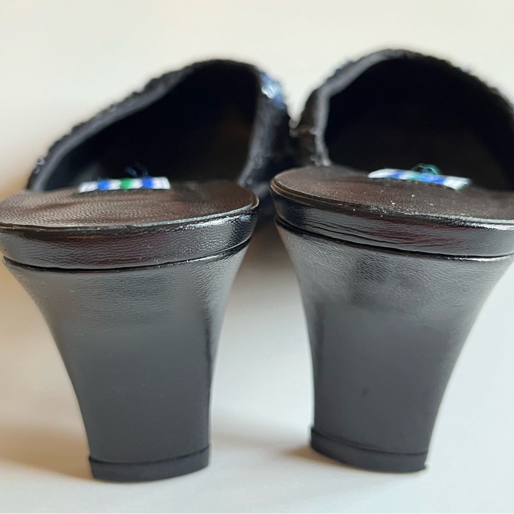 Vintage Arnold Churgin Silk Beaded Mule Size 4 1/2 (fits like size 5) - Picture 10 of 10